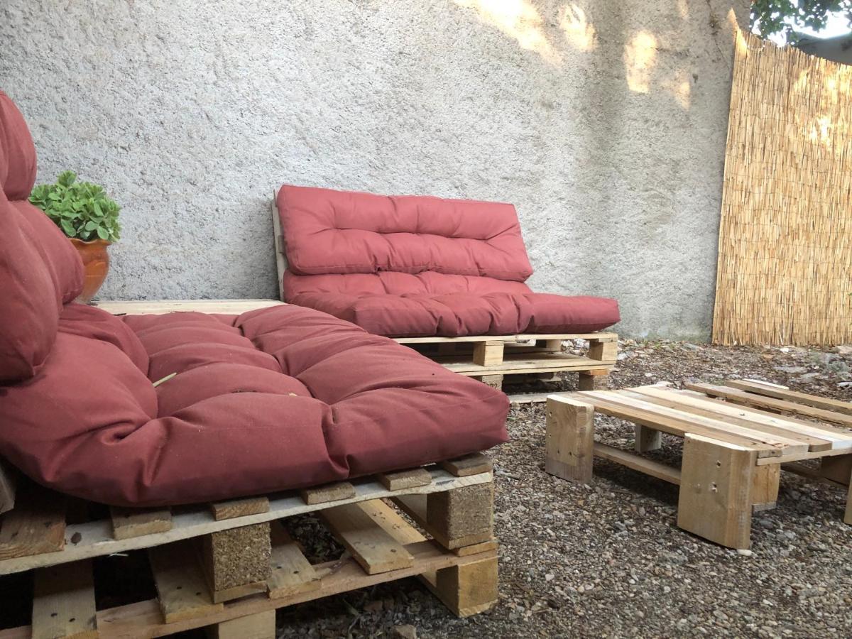 Maisonnette Independante Avec Jardin/Patio Nimes Ngoại thất bức ảnh